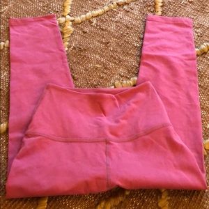 Beyond Yoga pink capris. Size Small.